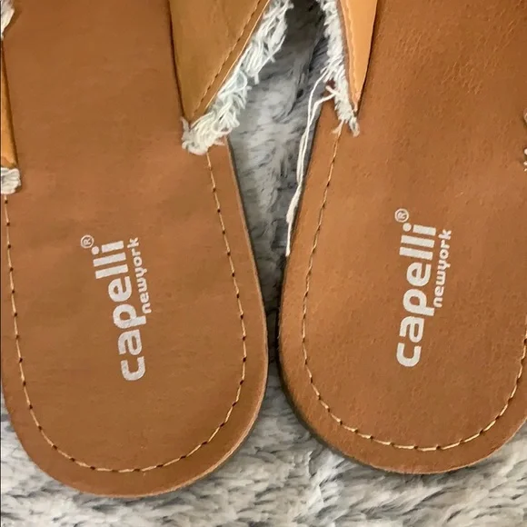 ⭐️🌸Capelli chambray raw hem criss cross slides - Picture 3 of 12